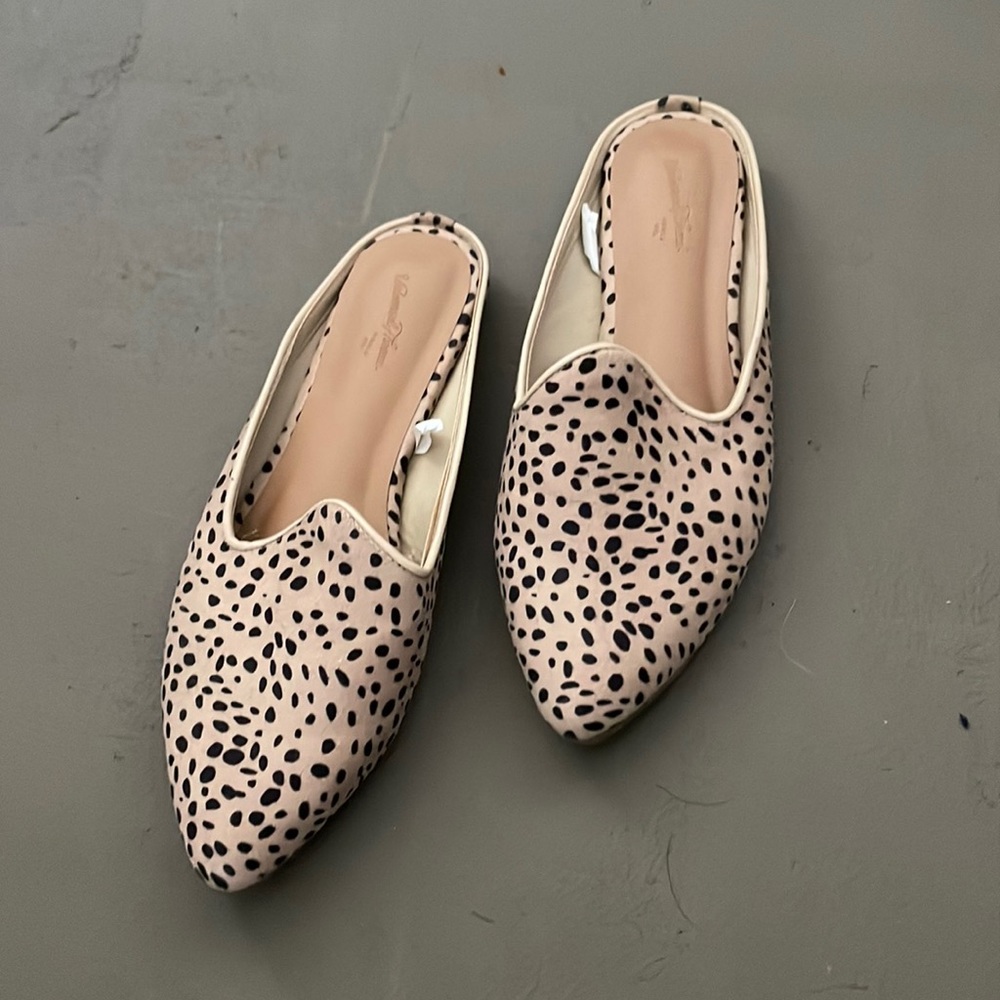 Universal thread spotted mules